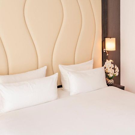 Отель Plaza Premium Grand Winston Рейсвейк Экстерьер фото