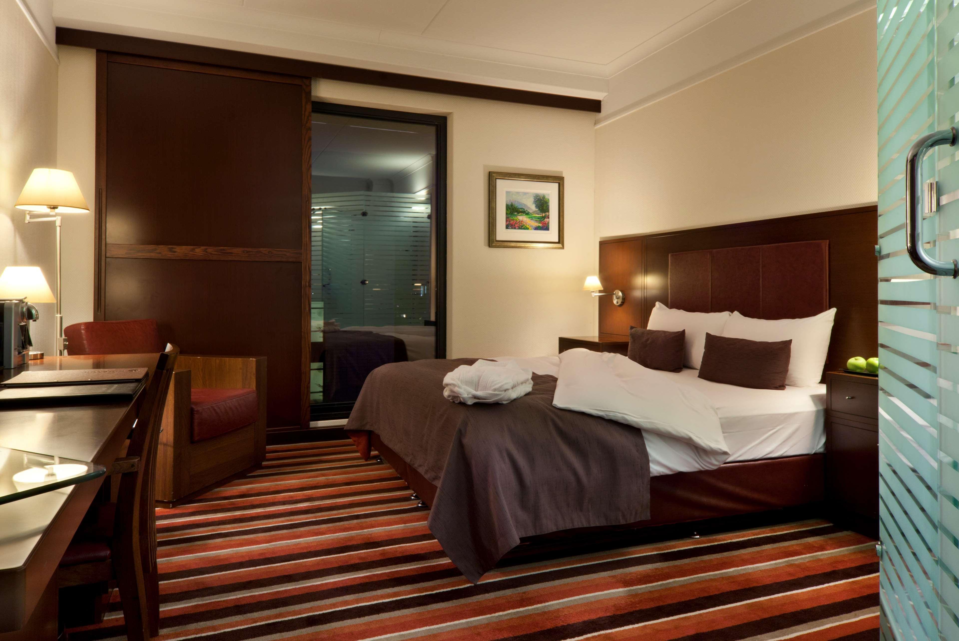 Отель Plaza Premium Grand Winston Рейсвейк Экстерьер фото