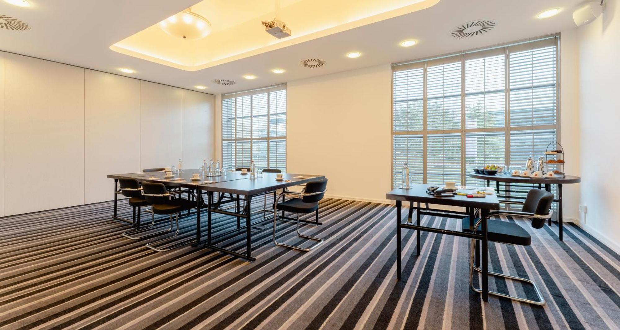 Отель Plaza Premium Grand Winston Рейсвейк Экстерьер фото