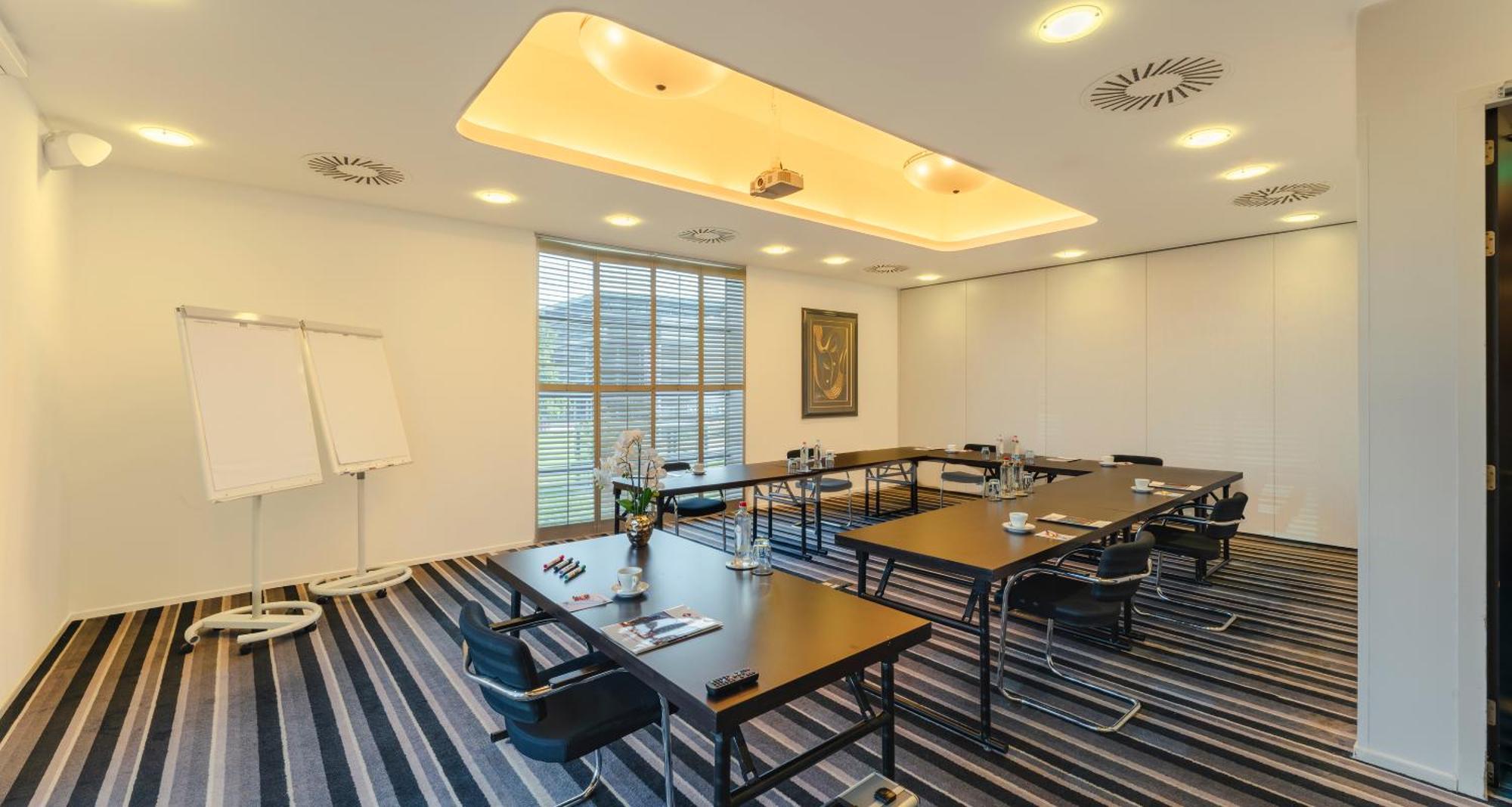 Отель Plaza Premium Grand Winston Рейсвейк Экстерьер фото