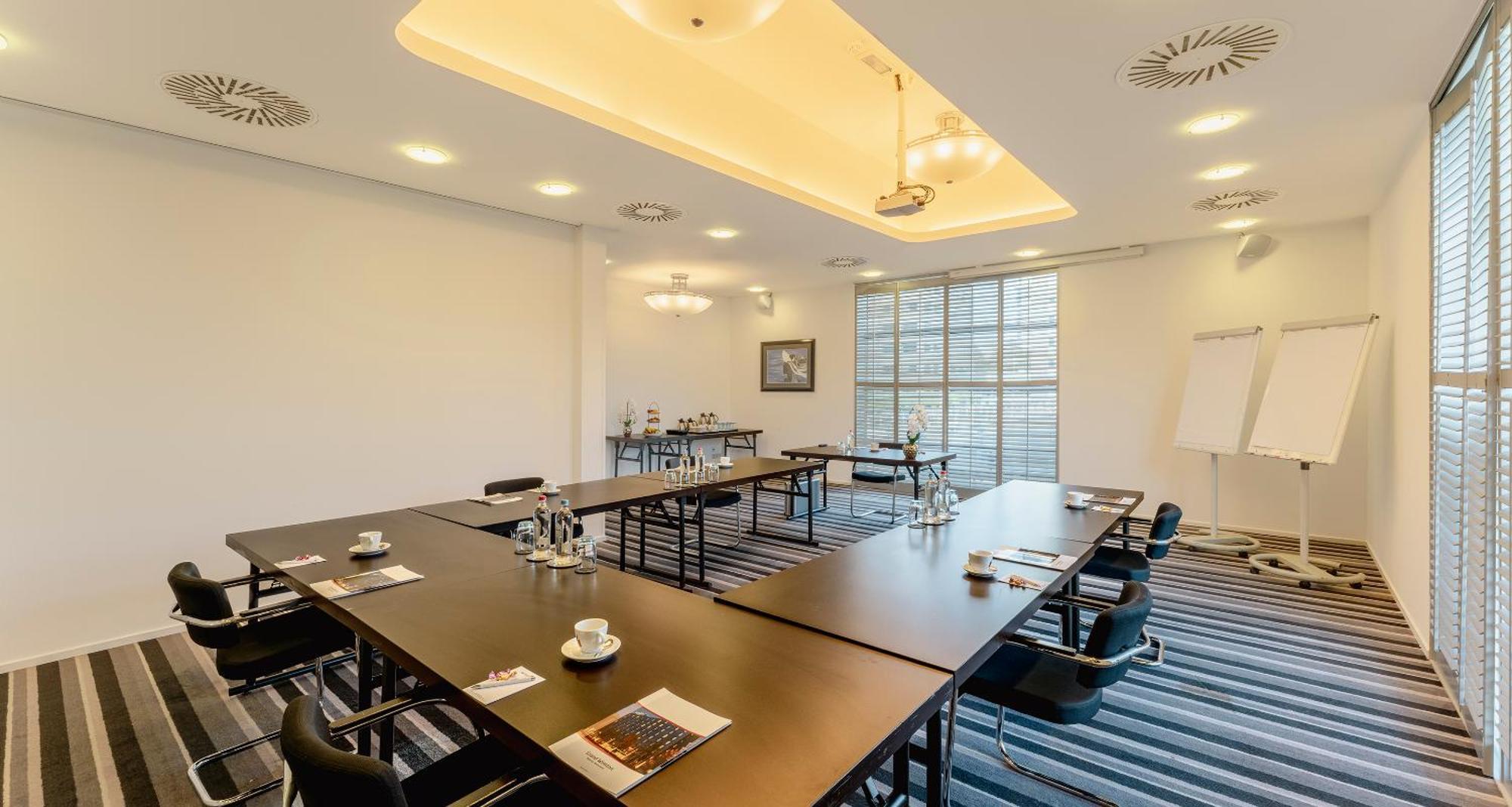 Отель Plaza Premium Grand Winston Рейсвейк Экстерьер фото