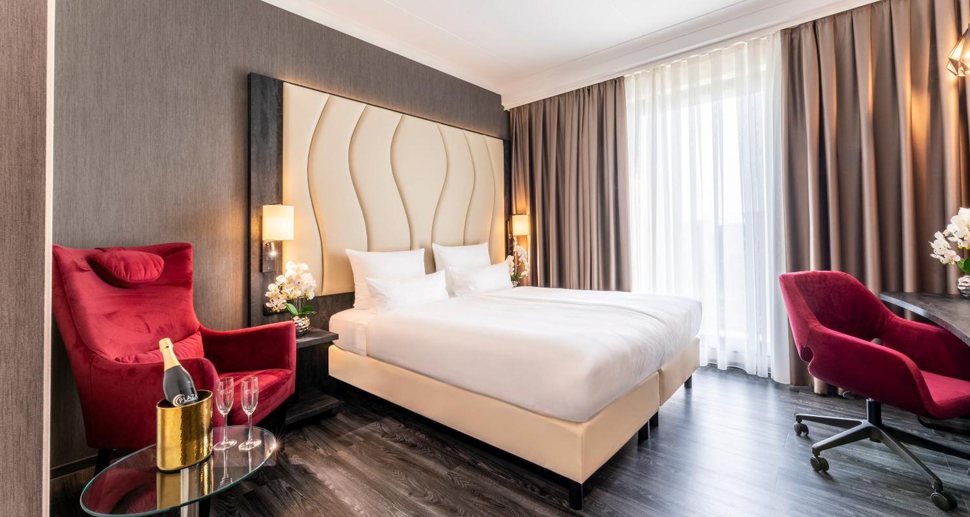 Отель Plaza Premium Grand Winston Рейсвейк Экстерьер фото